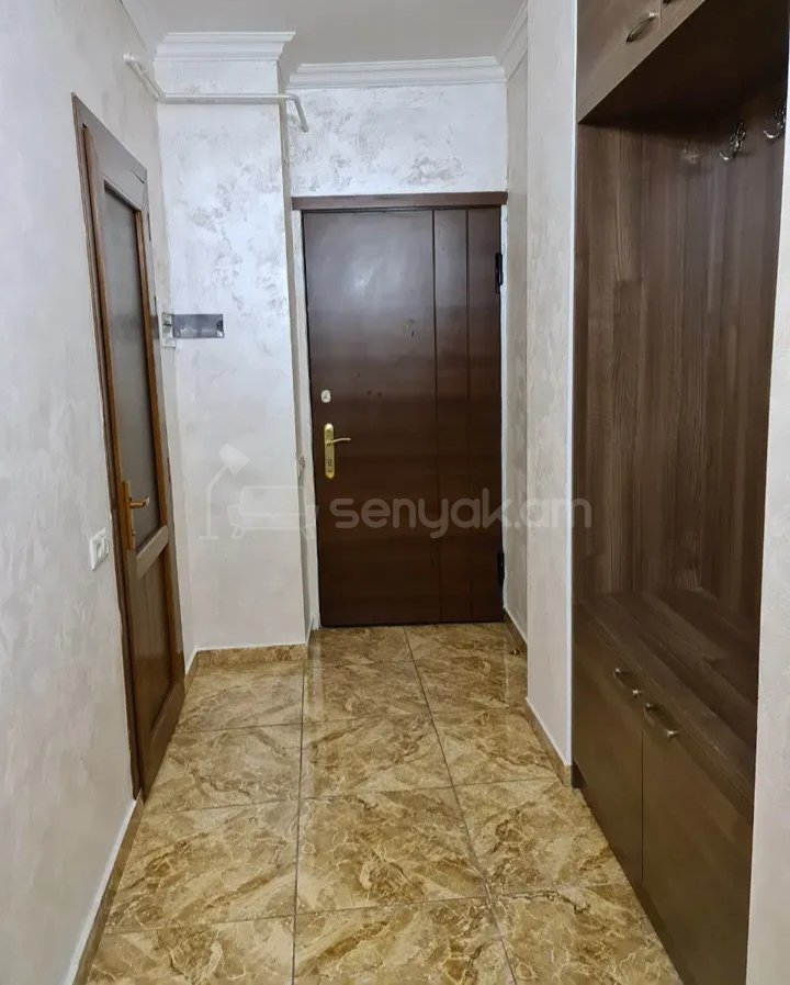 3 Սենյականոց Բնակարան, 70քմ, 3/12 հարկ, Նորմալ Վիճակում, Կահավորված