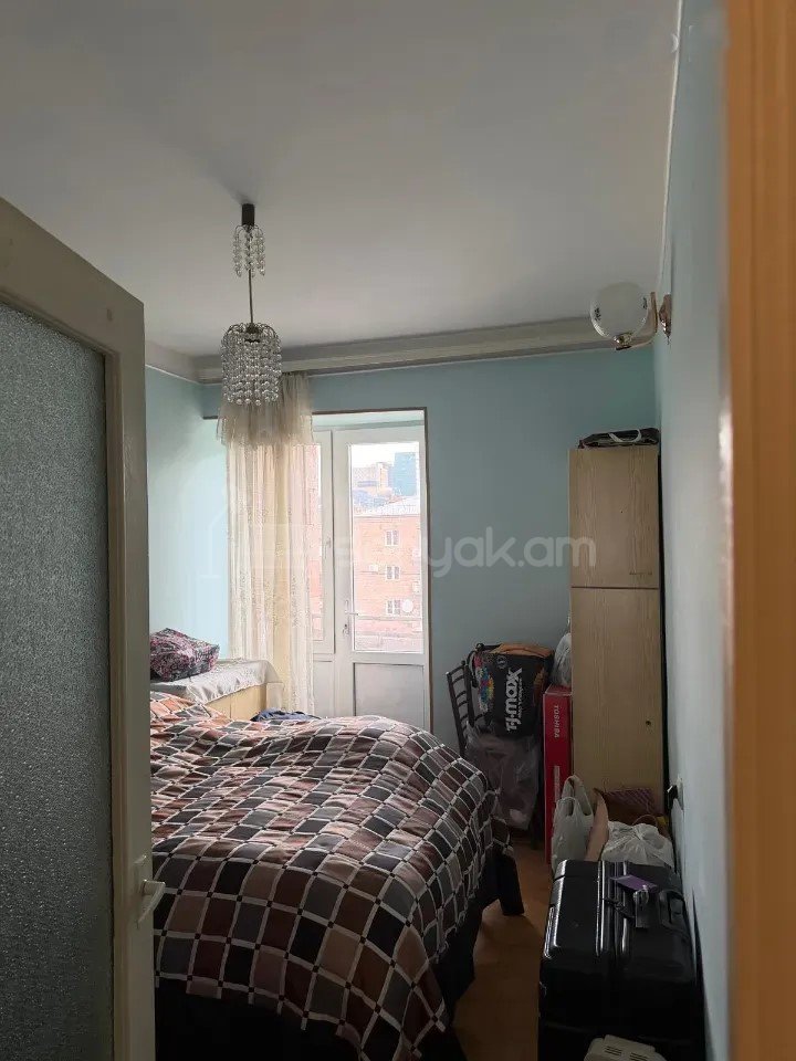 3 Սենյականոց Բնակարան Քարե Շենքում, 72քմ, 4/5 հարկ, Կոսմետիկ Վերանորոգված