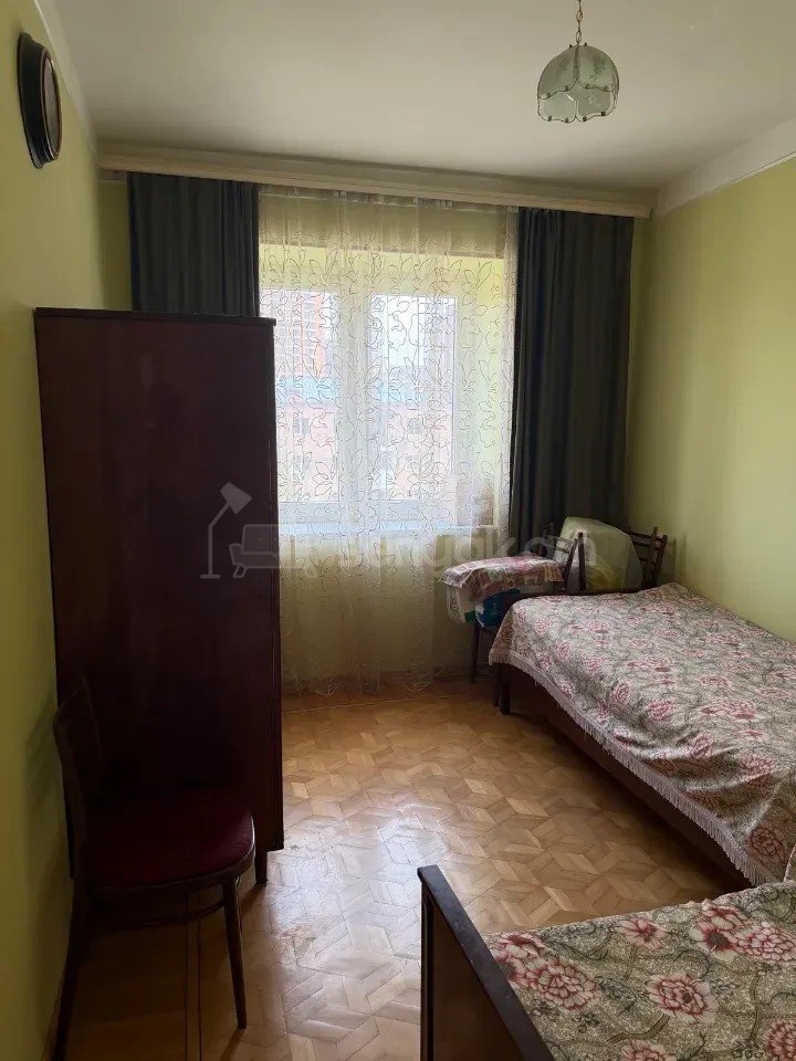 3 Սենյականոց Բնակարան Քարե Շենքում, 72քմ, 4/5 հարկ, Կոսմետիկ Վերանորոգված