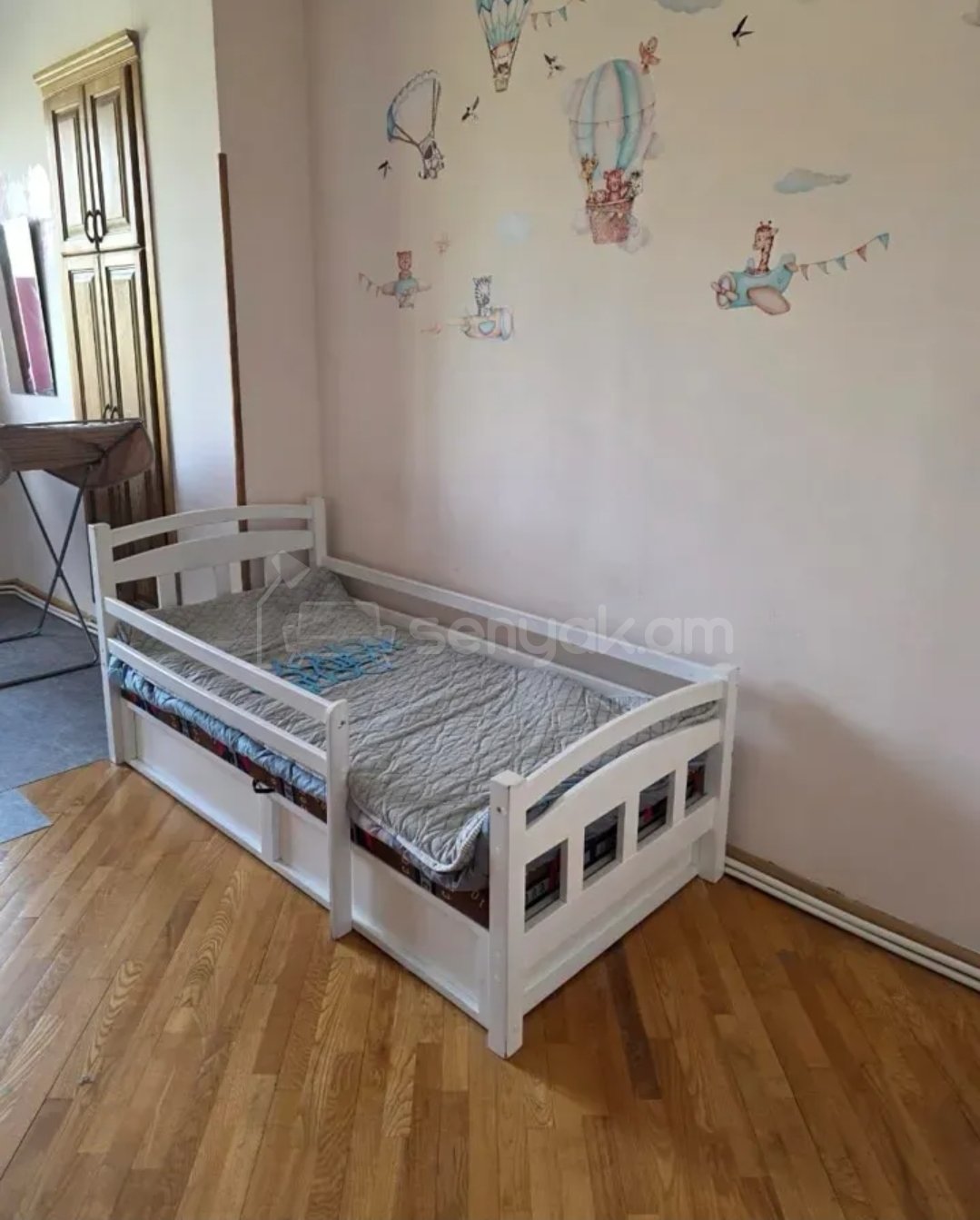 3 Սենյականոց Բնակարան Քարե Շենքում, 75քմ, 3/4 հարկ, Նորմալ Վիճակում, Կահավորված, Արևկող