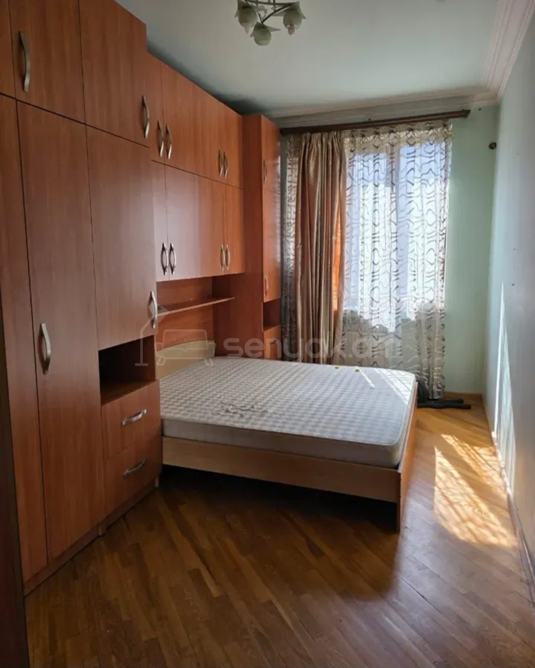 3 Սենյականոց Բնակարան Քարե Շենքում, 75քմ, 3/4 հարկ, Նորմալ Վիճակում, Կահավորված, Արևկող