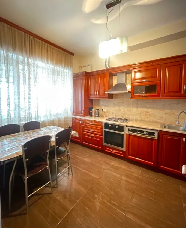 4 Սենյականոց Սեփական Տուն, 170քմ, Կապիտալ Վերանորոգված, Կահավորված, Ավտոտնակով