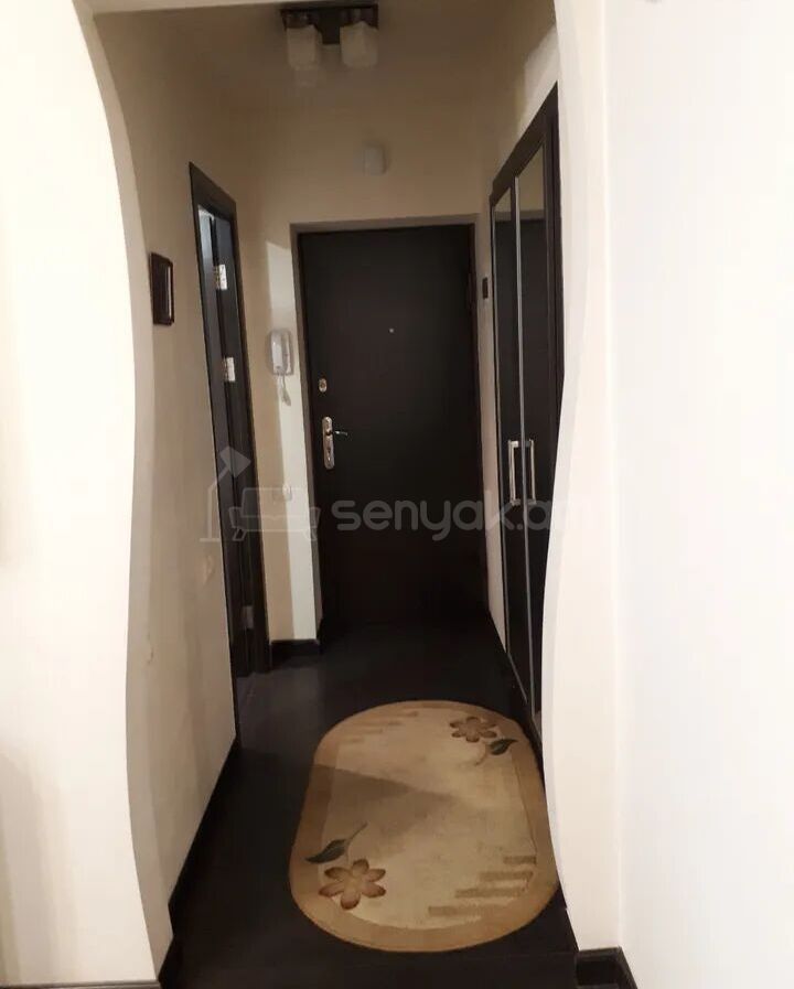 2 Սենյականոց Բնակարան Քարե Շենքում, 60քմ, 3/5 հարկ, Կապիտալ Վերանորոգված