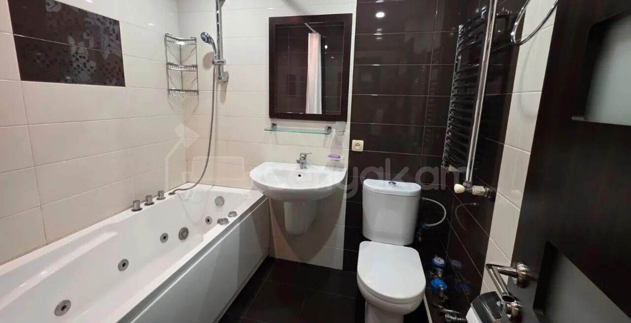 2 Սենյականոց Բնակարան Քարե Շենքում, 60քմ, 3/5 հարկ, Կապիտալ Վերանորոգված
