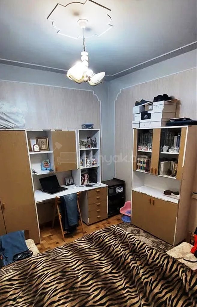 4 Սենյականոց Բնակարան Քարե Շենքում, 100քմ, 4/5 հարկ, Կոսմետիկ Վերանորոգված