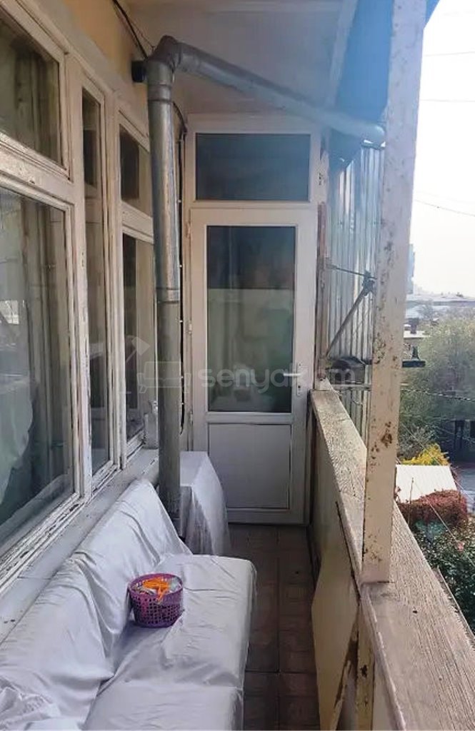4 Սենյականոց Բնակարան Քարե Շենքում, 100քմ, 4/5 հարկ, Կոսմետիկ Վերանորոգված
