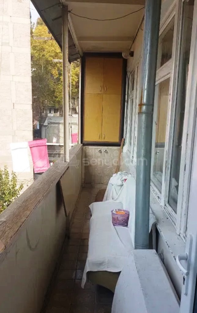 4 Սենյականոց Բնակարան Քարե Շենքում, 100քմ, 4/5 հարկ, Կոսմետիկ Վերանորոգված