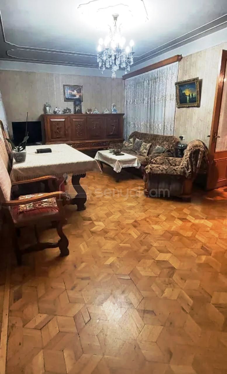 4 Սենյականոց Բնակարան Քարե Շենքում, 100քմ, 4/5 հարկ, Կոսմետիկ Վերանորոգված
