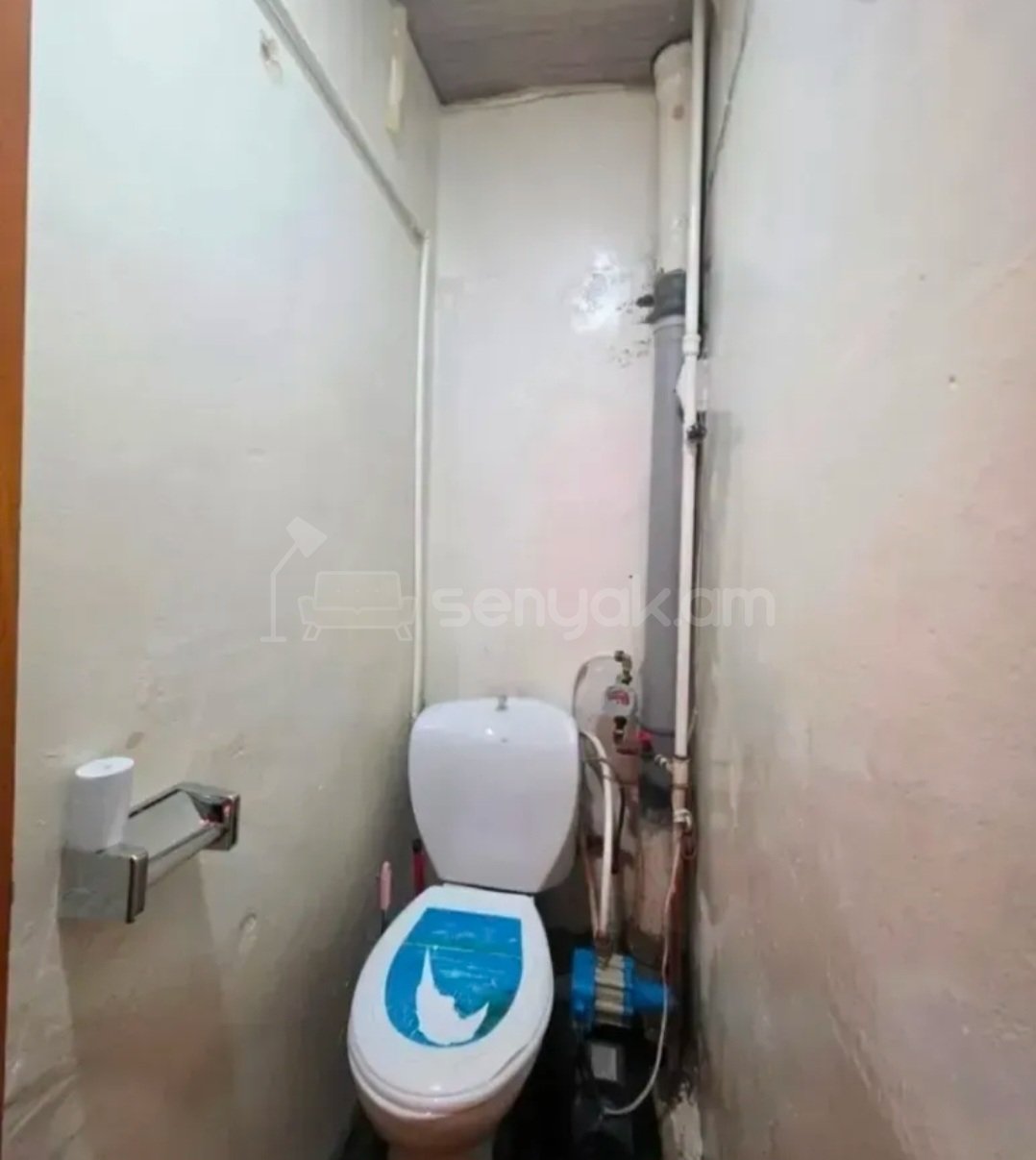 2 Սենյականոց Բնակարան Քարե Շենքում, 48քմ, 4/5 հարկ, Նորմալ Վիճակում