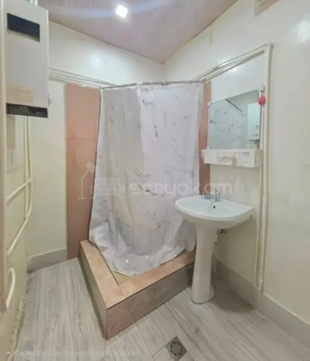 2 Սենյականոց Բնակարան Քարե Շենքում, 48քմ, 4/5 հարկ, Նորմալ Վիճակում