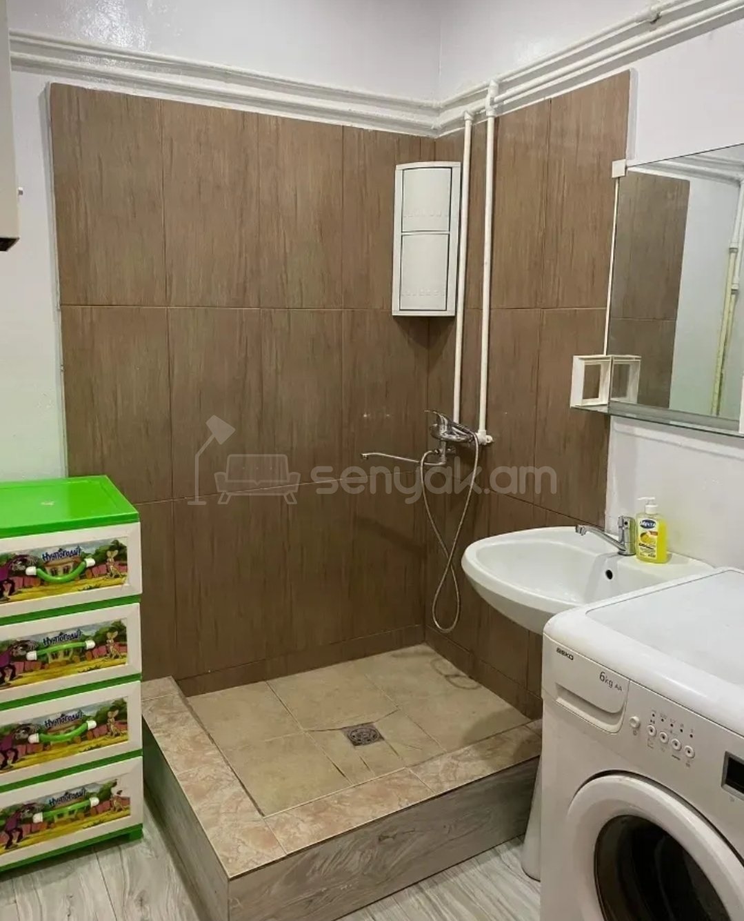2 Սենյականոց Բնակարան Քարե Շենքում, 48քմ, 4/5 հարկ, Նորմալ Վիճակում