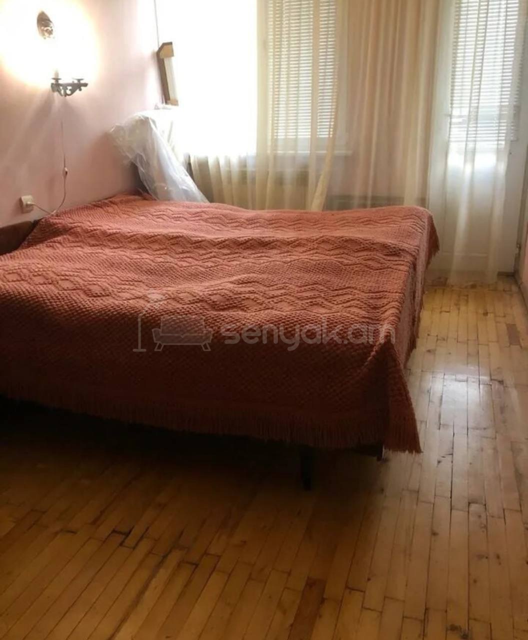 3 Սենյականոց Բնակարան Քարե Շենքում, 65քմ, 4/4 հարկ, Կոսմետիկ Վերանորոգված, Կահավորված