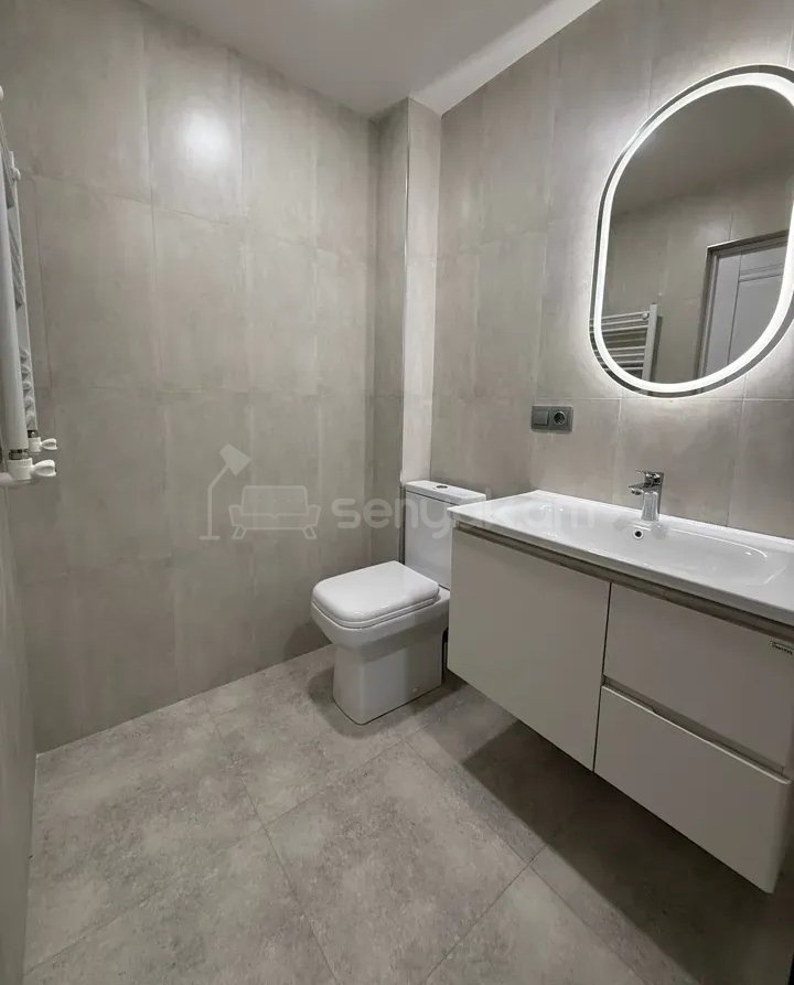 2 Սենյականոց Բնակարան Քարե Շենքում, 45քմ, 3/5 հարկ, Կապիտալ Վերանորոգված