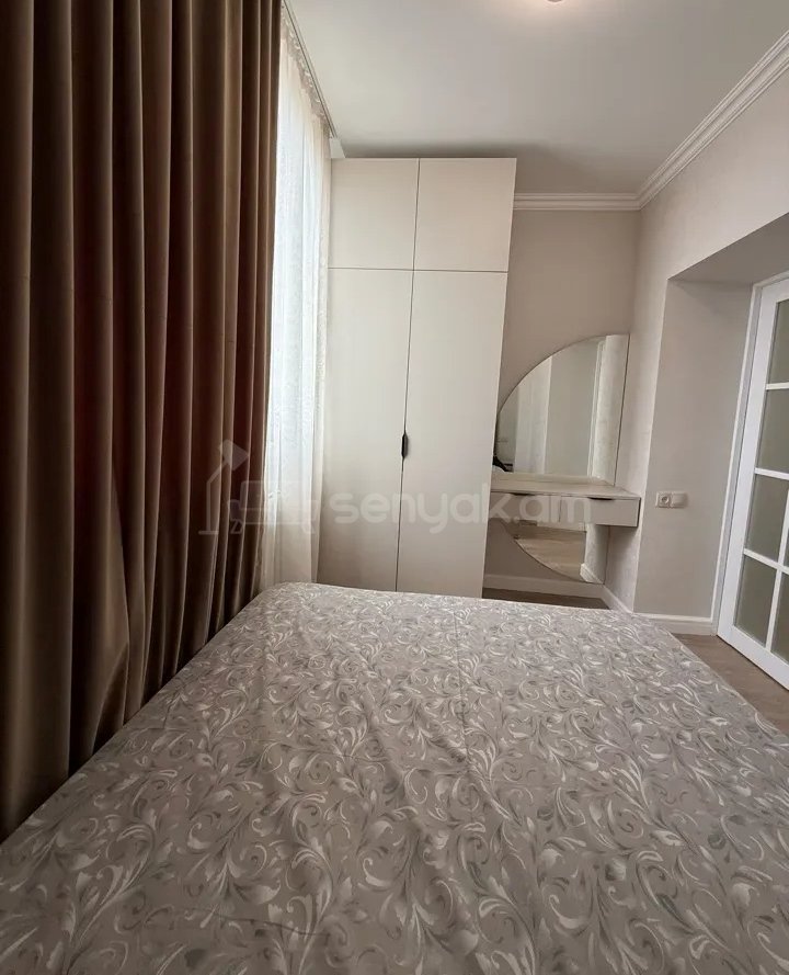 2 Սենյականոց Բնակարան Քարե Շենքում, 45քմ, 3/5 հարկ, Կապիտալ Վերանորոգված