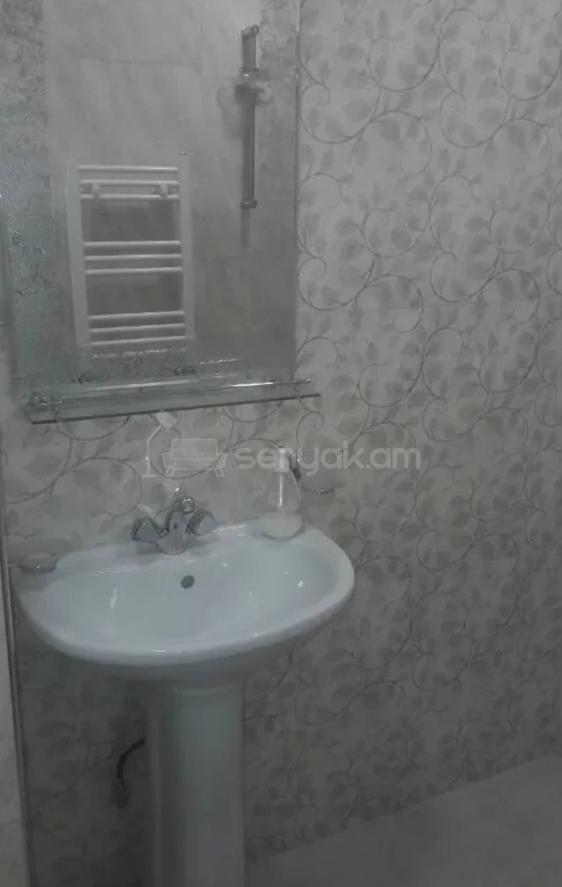 2 Սենյականոց Բնակարան, 42քմ, 5/12 հարկ, Կապիտալ Վերանորոգված, Կահավորված