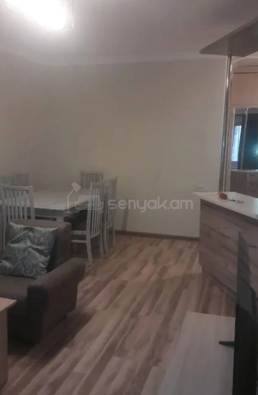 2 Սենյականոց Բնակարան, 42քմ, 5/12 հարկ, Կապիտալ Վերանորոգված, Կահավորված