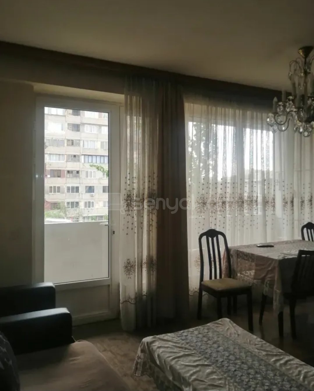 3 Սենյականոց Բնակարան Քարե Շենքում, 106քմ, 4/5 հարկ, Նորմալ Վիճակում