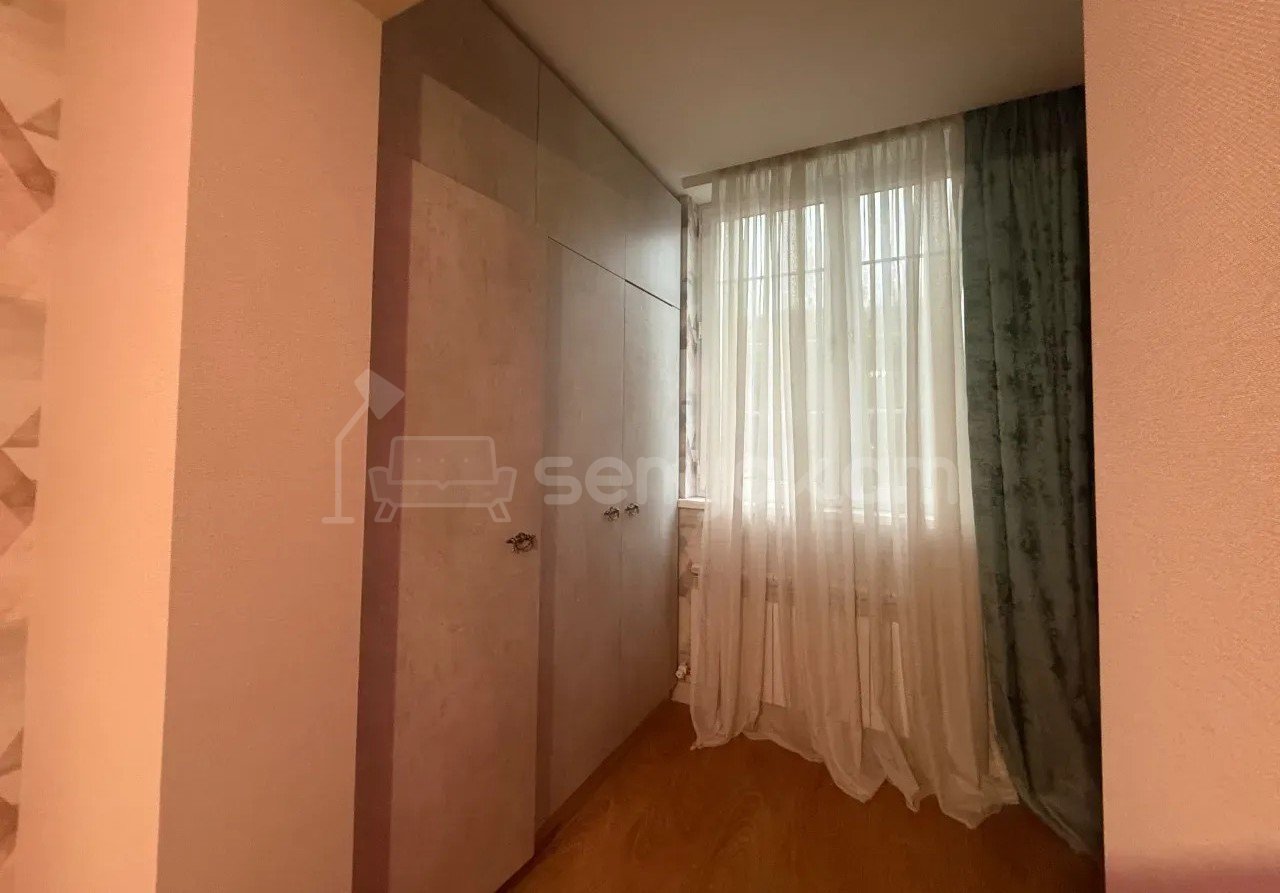 4 Սենյականոց Բնակարան, 98քմ, 2/9 հարկ, Կապիտալ Վերանորոգված
