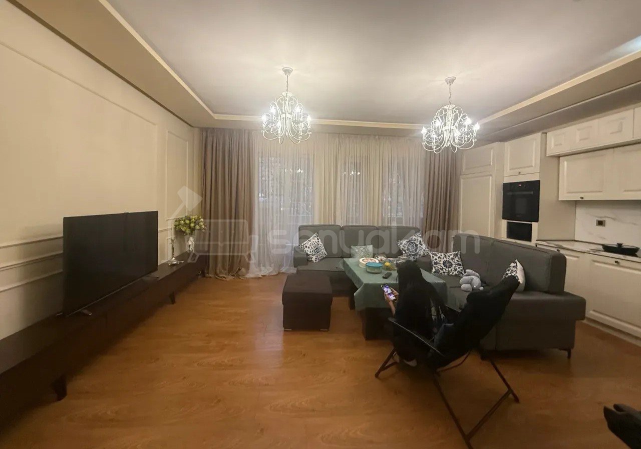 4 Սենյականոց Բնակարան, 98քմ, 2/9 հարկ, Կապիտալ Վերանորոգված