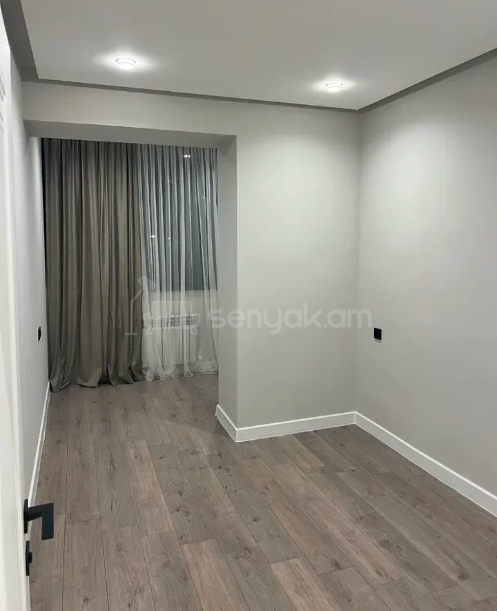 2 Սենյականոց Բնակարան Քարե Շենքում, 47քմ, 3/5 հարկ, Կապիտալ Վերանորոգված