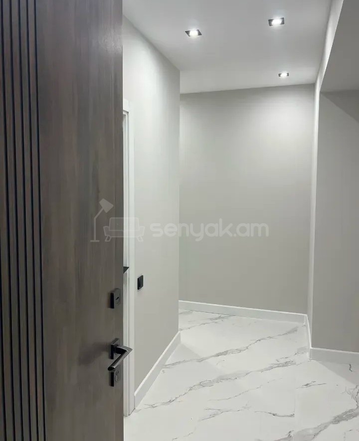 2 Սենյականոց Բնակարան Քարե Շենքում, 47քմ, 3/5 հարկ, Կապիտալ Վերանորոգված