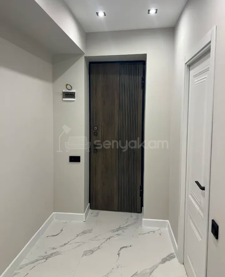2 Սենյականոց Բնակարան Քարե Շենքում, 47քմ, 3/5 հարկ, Կապիտալ Վերանորոգված