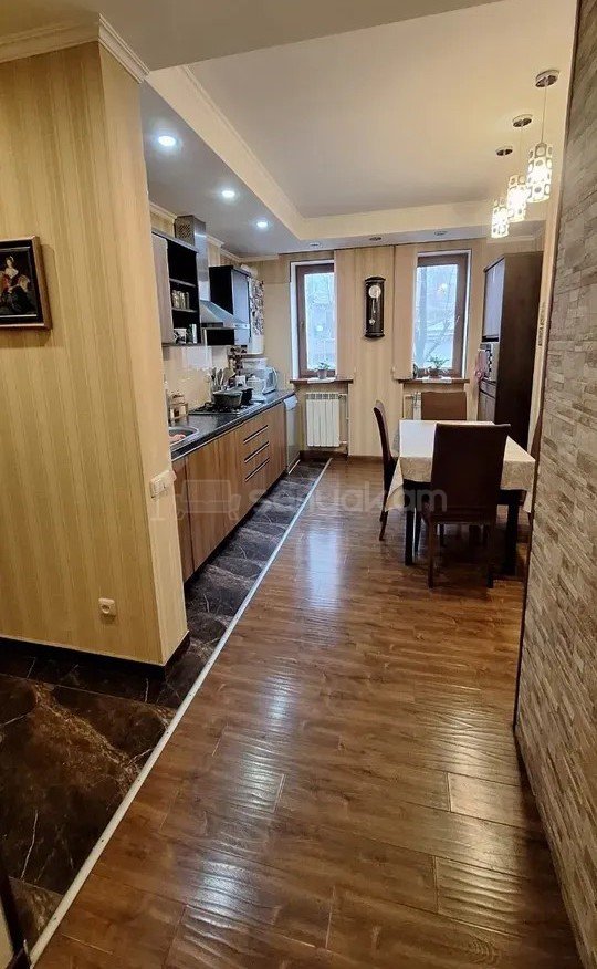4 Սենյականոց Բնակարան, 96քմ, 4/9 հարկ, Կապիտալ Վերանորոգված