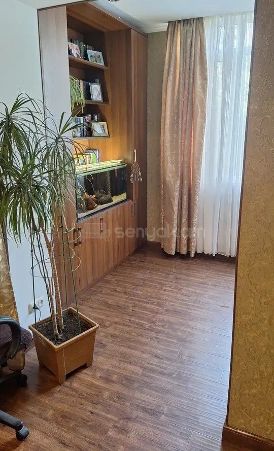 4 Սենյականոց Բնակարան, 96քմ, 4/9 հարկ, Կապիտալ Վերանորոգված