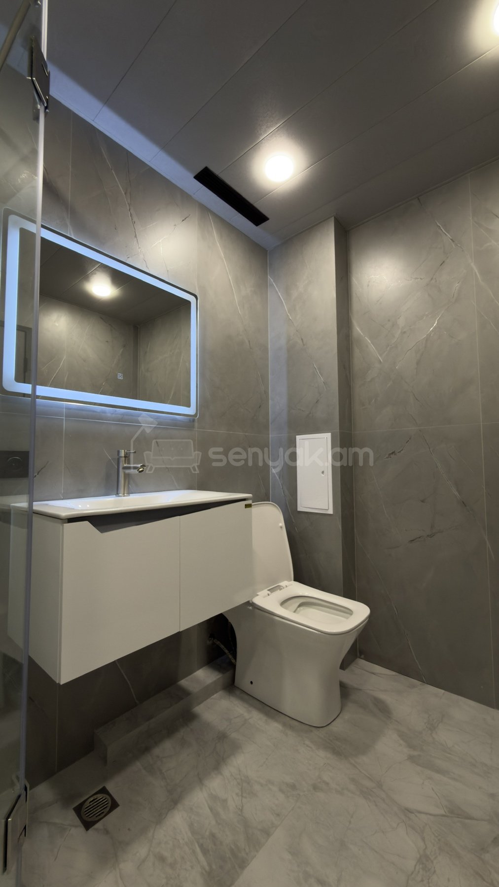 3 Սենյականոց Բնակարան Քարե Շենքում, 66քմ, 3/5 հարկ, Դիզայներական Վերանորոգված