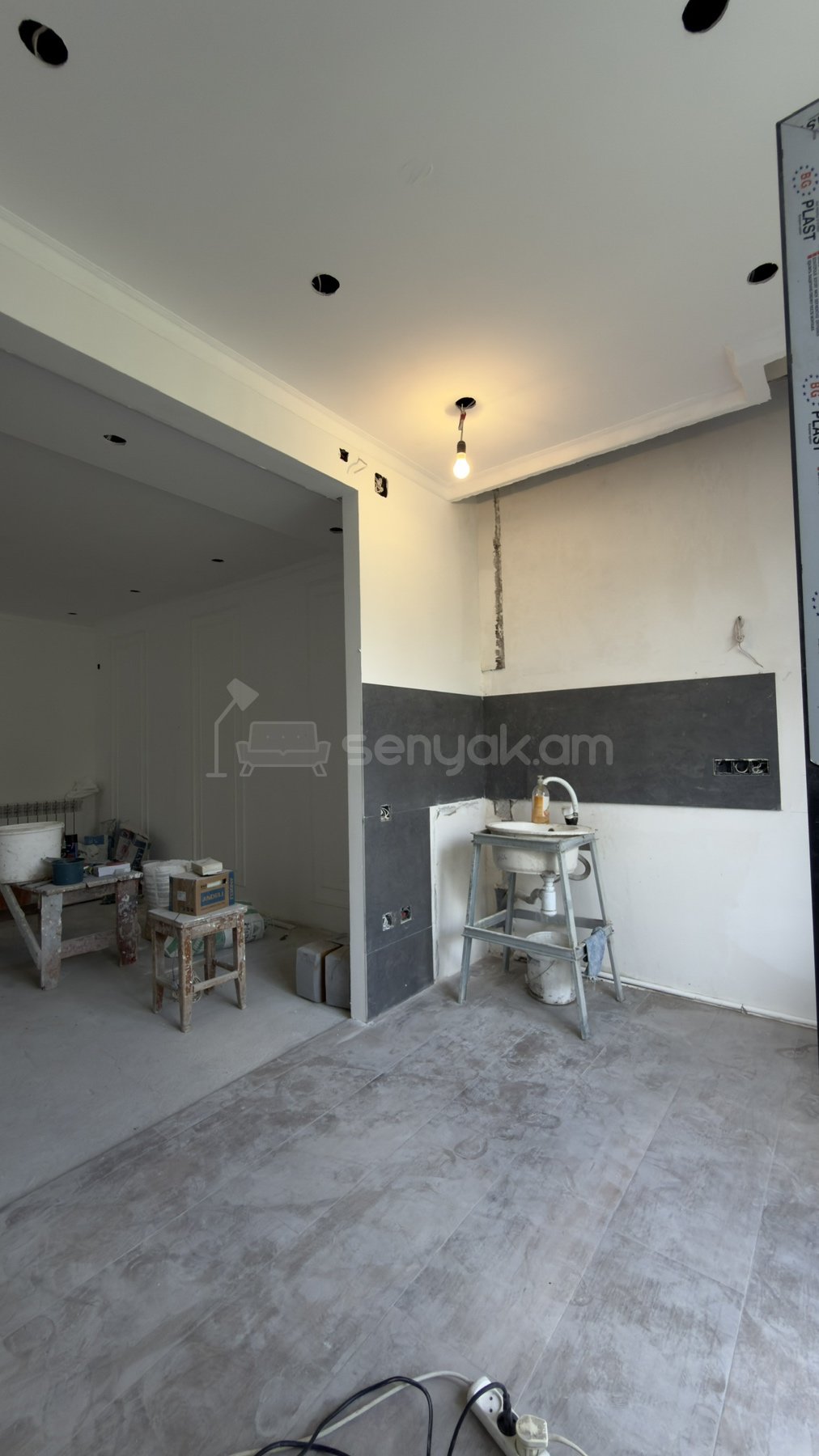 3 Սենյականոց Բնակարան Քարե Շենքում, 64քմ, 3/5 հարկ, Դիզայներական Վերանորոգված
