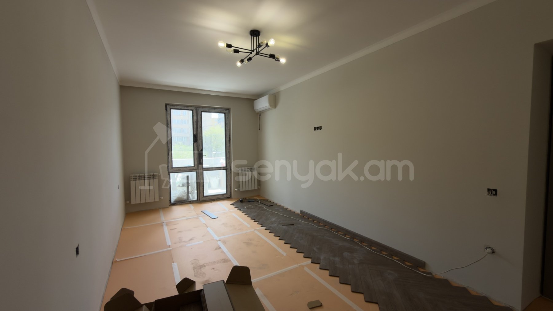 3 Սենյականոց Բնակարան Քարե Շենքում, 64քմ, 3/5 հարկ, Դիզայներական Վերանորոգված