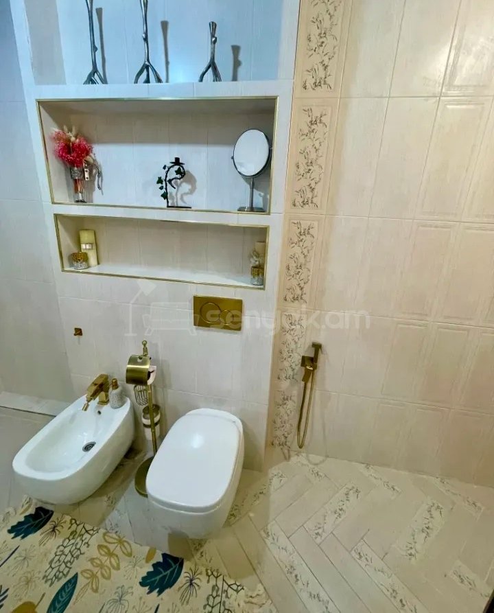 4 Սենյականոց Բնակարան Նորակառույցում, 105քմ, 10/18 հարկ, Կապիտալ Վերանորոգված