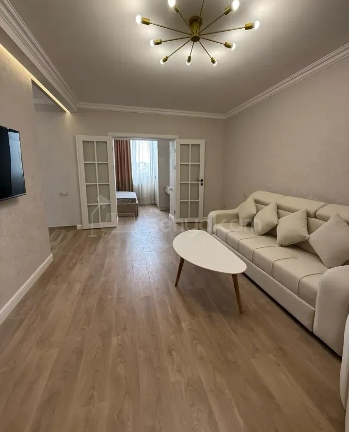 2 Սենյականոց Բնակարան Քարե Շենքում, 45քմ, 3/5 հարկ, Դիզայներական Վերանորոգված