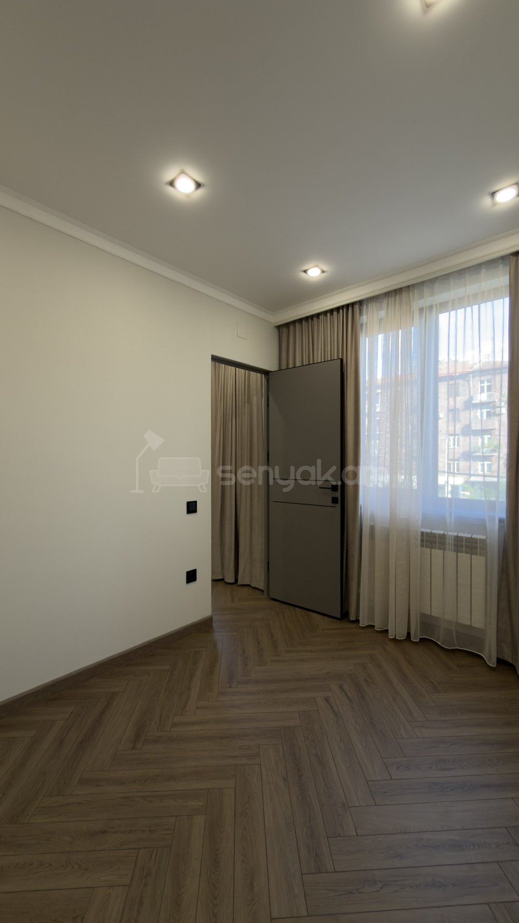 3 Սենյականոց Բնակարան Քարե Շենքում, 66քմ, 3/5 հարկ, Դիզայներական Վերանորոգված