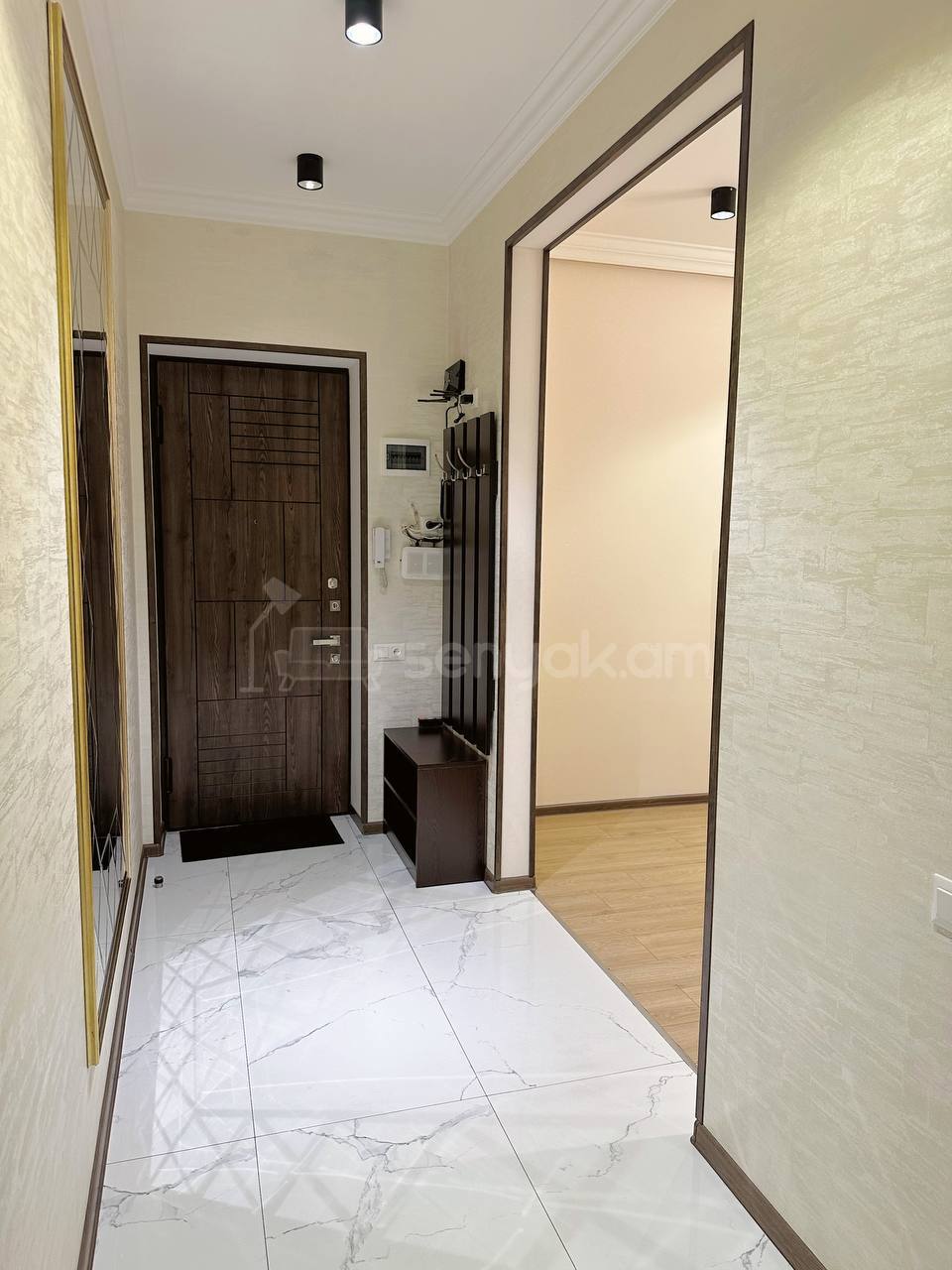 3 Սենյականոց Բնակարան Քարե Շենքում, 69քմ, 1/5 հարկ, Կապիտալ Վերանորոգված, Կահավորված, Արևկող
