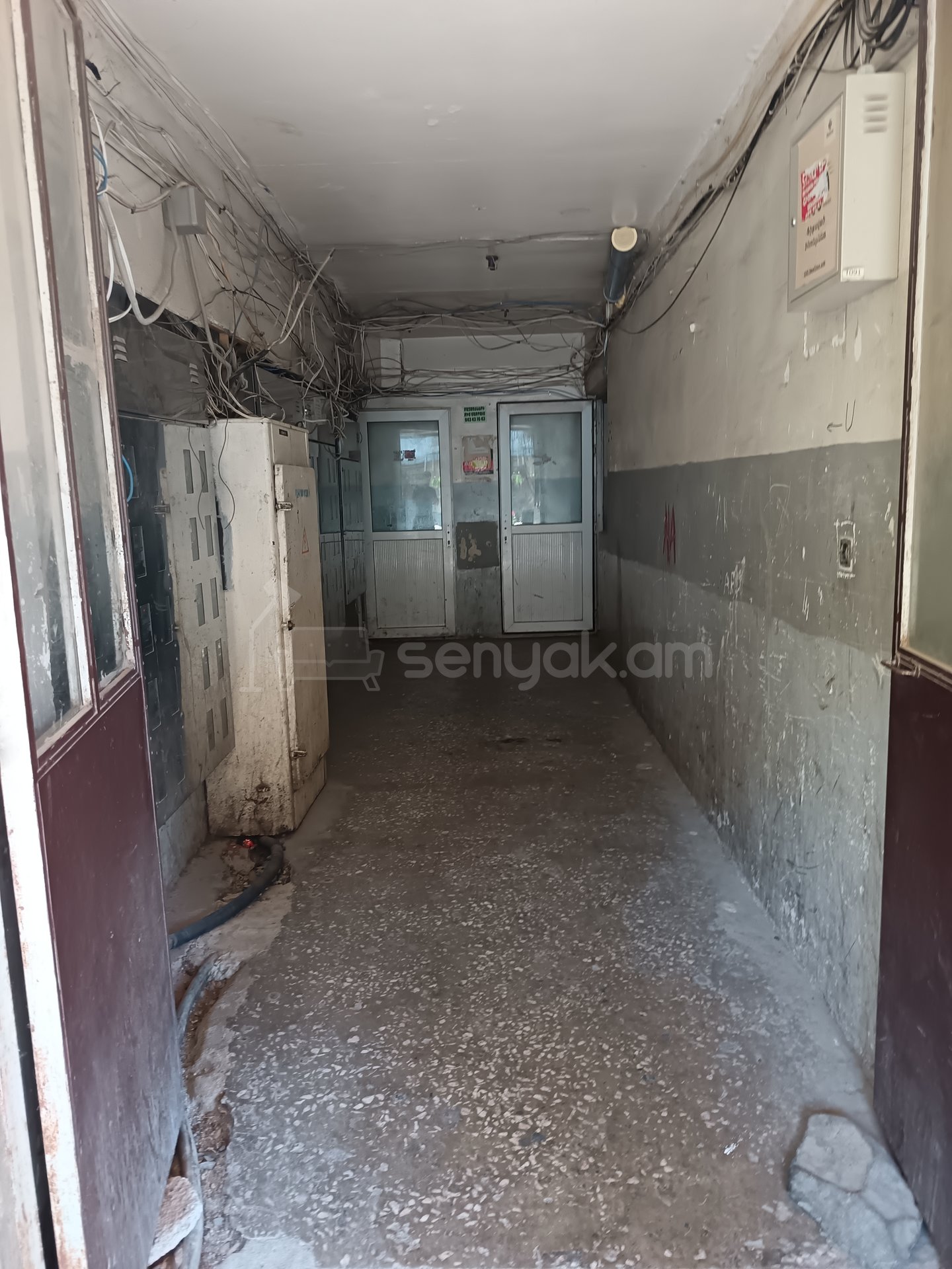 1 Սենյականոց Բնակարան Քարե Շենքում, 14քմ, 4/4 հարկ, Պետական Վիճակում