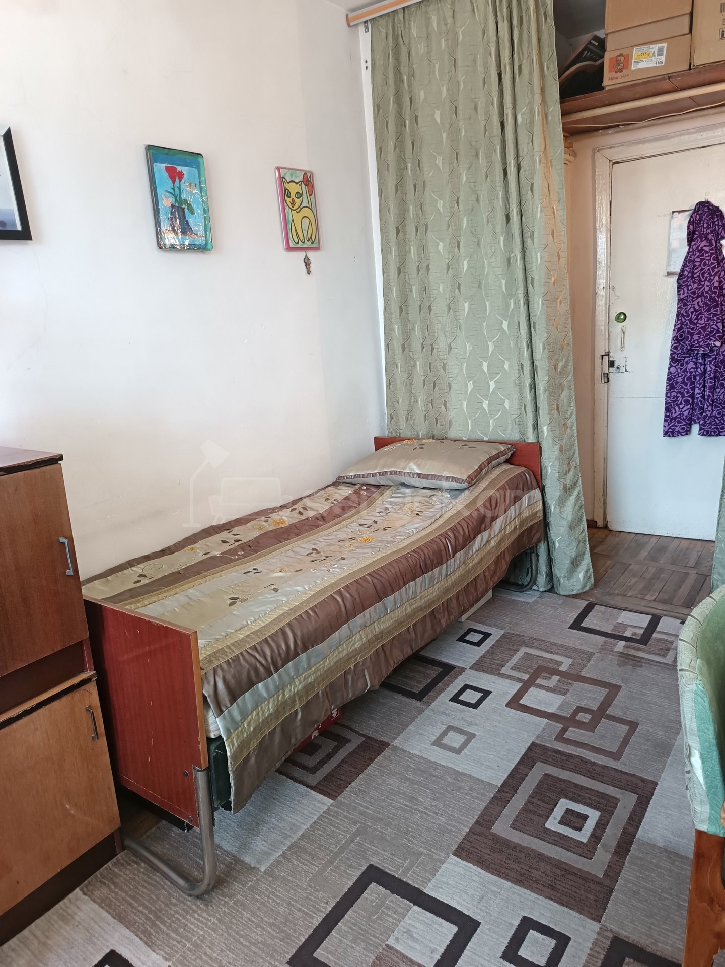 1 Սենյականոց Բնակարան Քարե Շենքում, 14քմ, 4/4 հարկ, Պետական Վիճակում