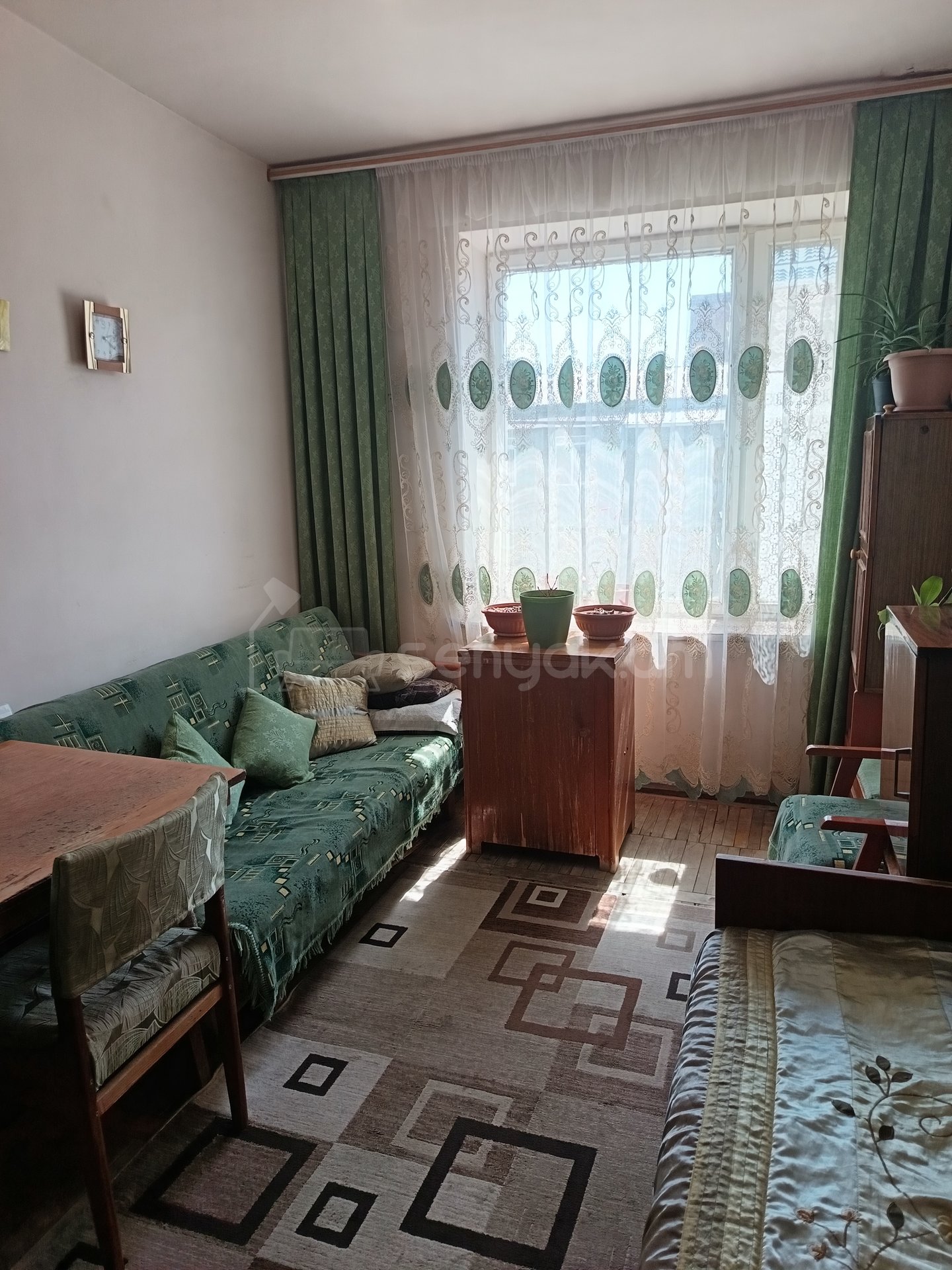 1 Սենյականոց Բնակարան Քարե Շենքում, 14քմ, 4/4 հարկ, Պետական Վիճակում