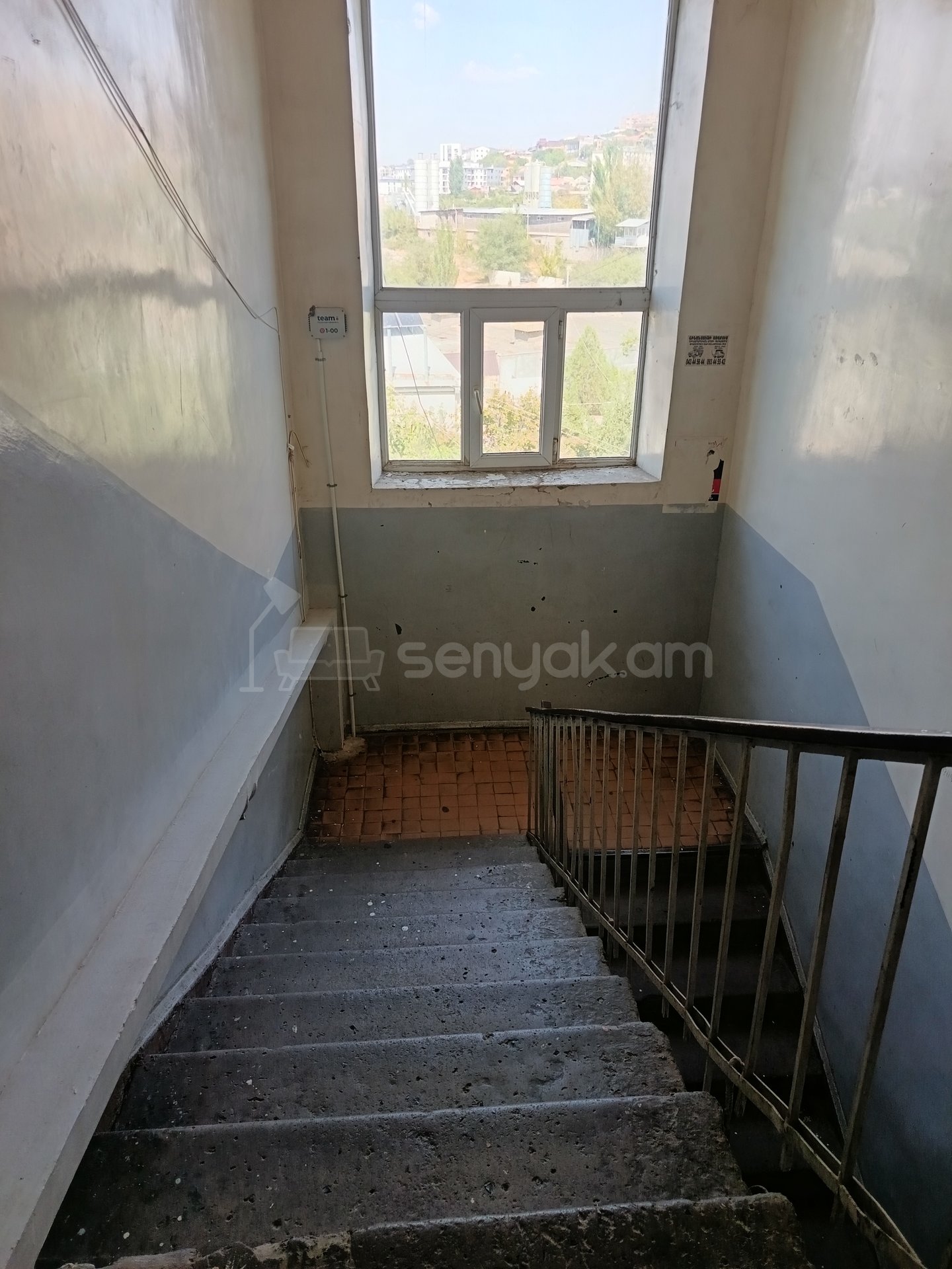 1 Սենյականոց Բնակարան Քարե Շենքում, 14քմ, 4/4 հարկ, Պետական Վիճակում
