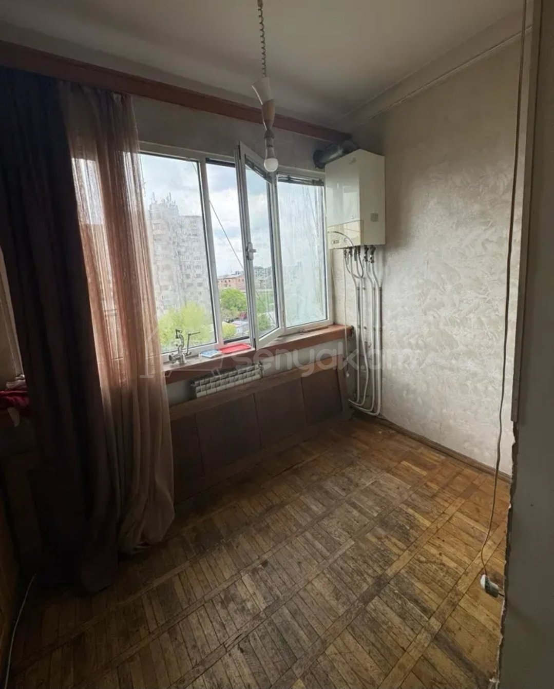 2 Սենյականոց Բնակարան Քարե Շենքում, 66քմ, 5/5 հարկ, Նորմալ Վիճակում, Մասամբ Կահավորված, Արևկող