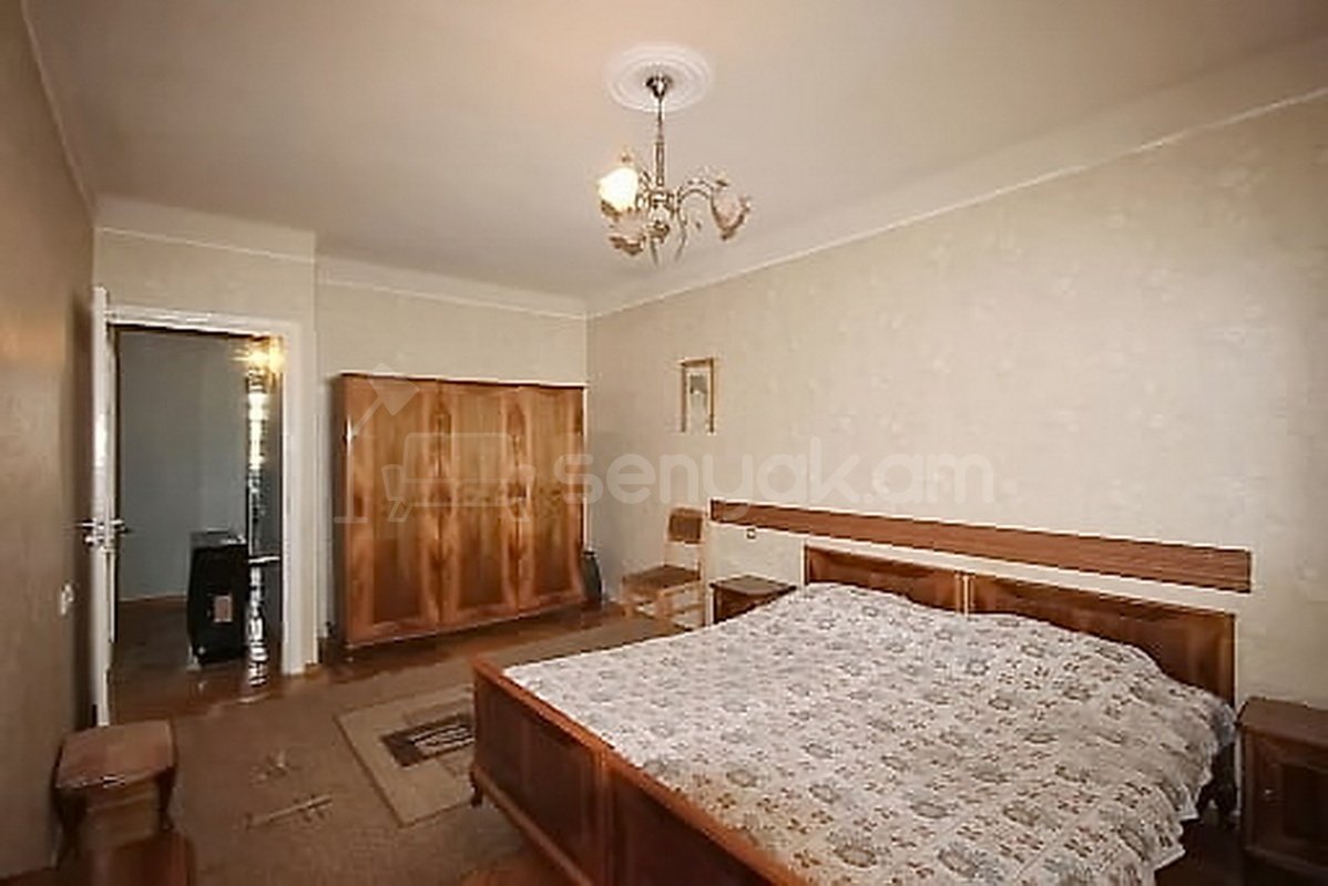 3 Սենյականոց Բնակարան Քարե Շենքում, 97քմ, 5/7 հարկ, Նորմալ Վիճակում
