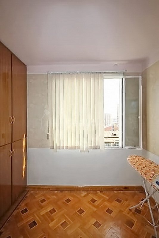 3 Սենյականոց Բնակարան Քարե Շենքում, 97քմ, 5/7 հարկ, Նորմալ Վիճակում
