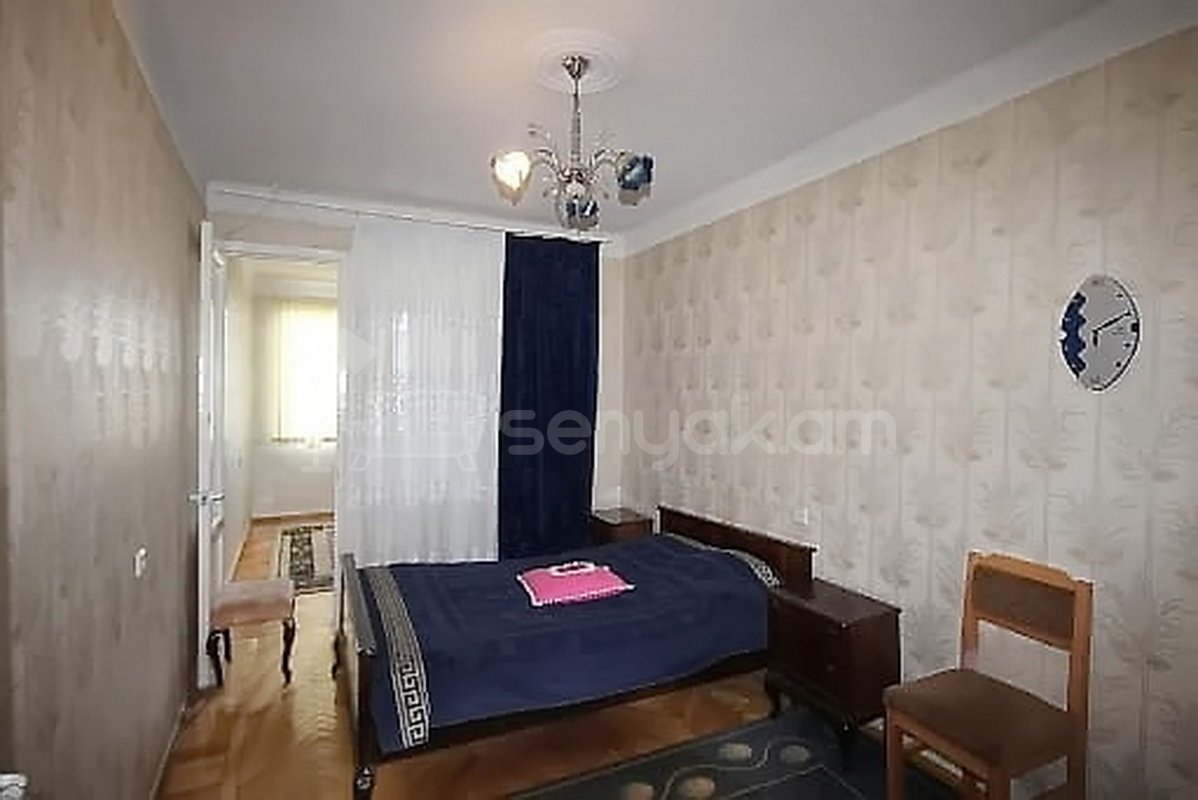 3 Սենյականոց Բնակարան Քարե Շենքում, 97քմ, 5/7 հարկ, Նորմալ Վիճակում