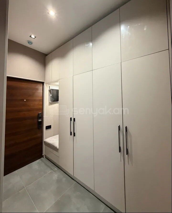 1 Սենյականոց Բնակարան Նորակառույցում, 40քմ, 12/13 հարկ, Կապիտալ Վերանորոգված