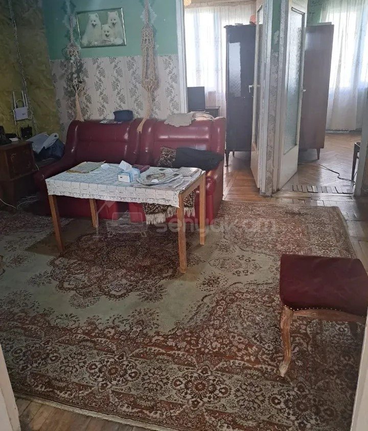 4 Սենյականոց Բնակարան Քարե Շենքում, 95քմ, 4/5 հարկ, Պետական Վիճակում