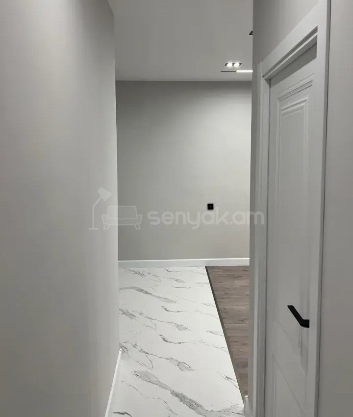 2 Սենյականոց Բնակարան Քարե Շենքում, 47քմ, 3/5 հարկ, Դիզայներական Վերանորոգված