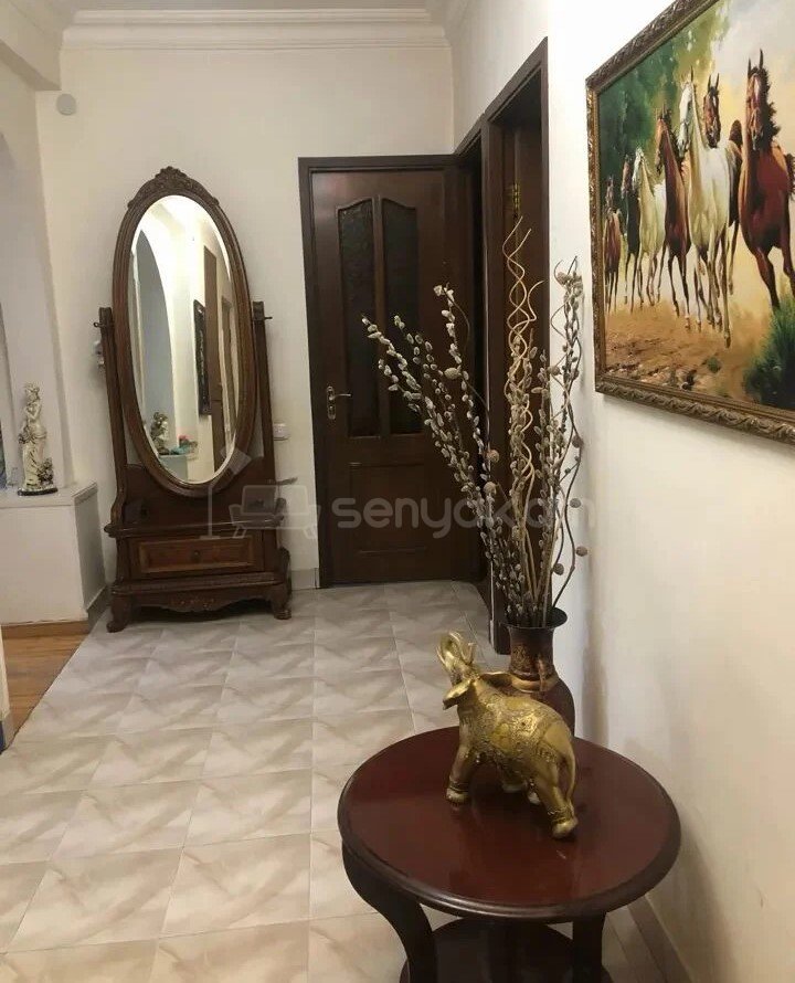 4 Սենյականոց Բնակարան, 83քմ, 3/9 հարկ, Նորմալ Վիճակում
