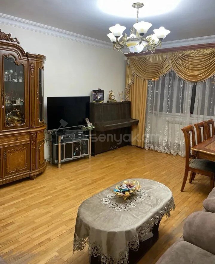 4 Սենյականոց Բնակարան, 83քմ, 3/9 հարկ, Նորմալ Վիճակում