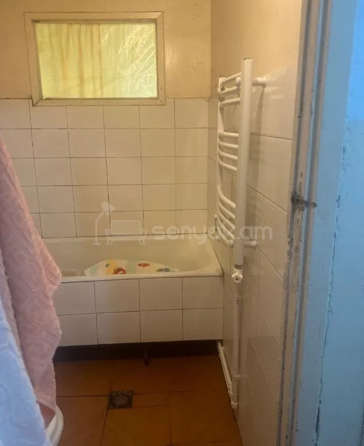 1 Սենյականոց Բնակարան, 30քմ, 1/5 հարկ, Պետական Վիճակում