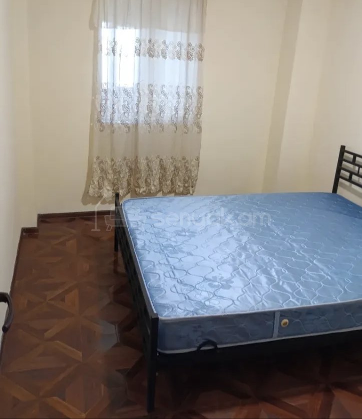 2 Սենյականոց Բնակարան Քարե Շենքում, 58քմ, 3/5 հարկ, Նորմալ Վիճակում, Կահավորված